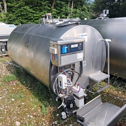 1 stk. brugt "DeLaval" køletank 3200 l. 300x150x190 cm. Tank 2